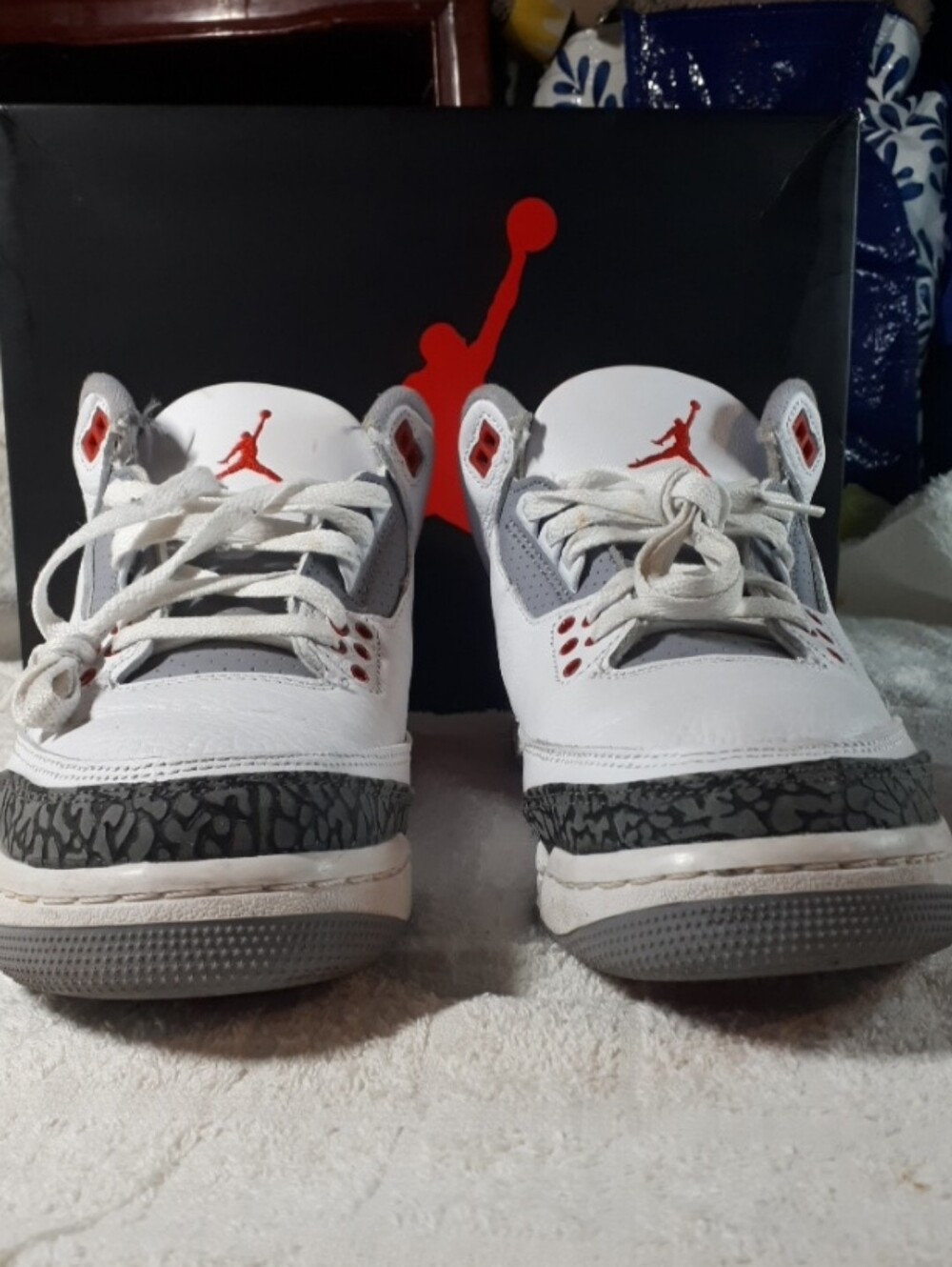 Jordan Kids White / Grey / Red Retro Basketball Sneakers